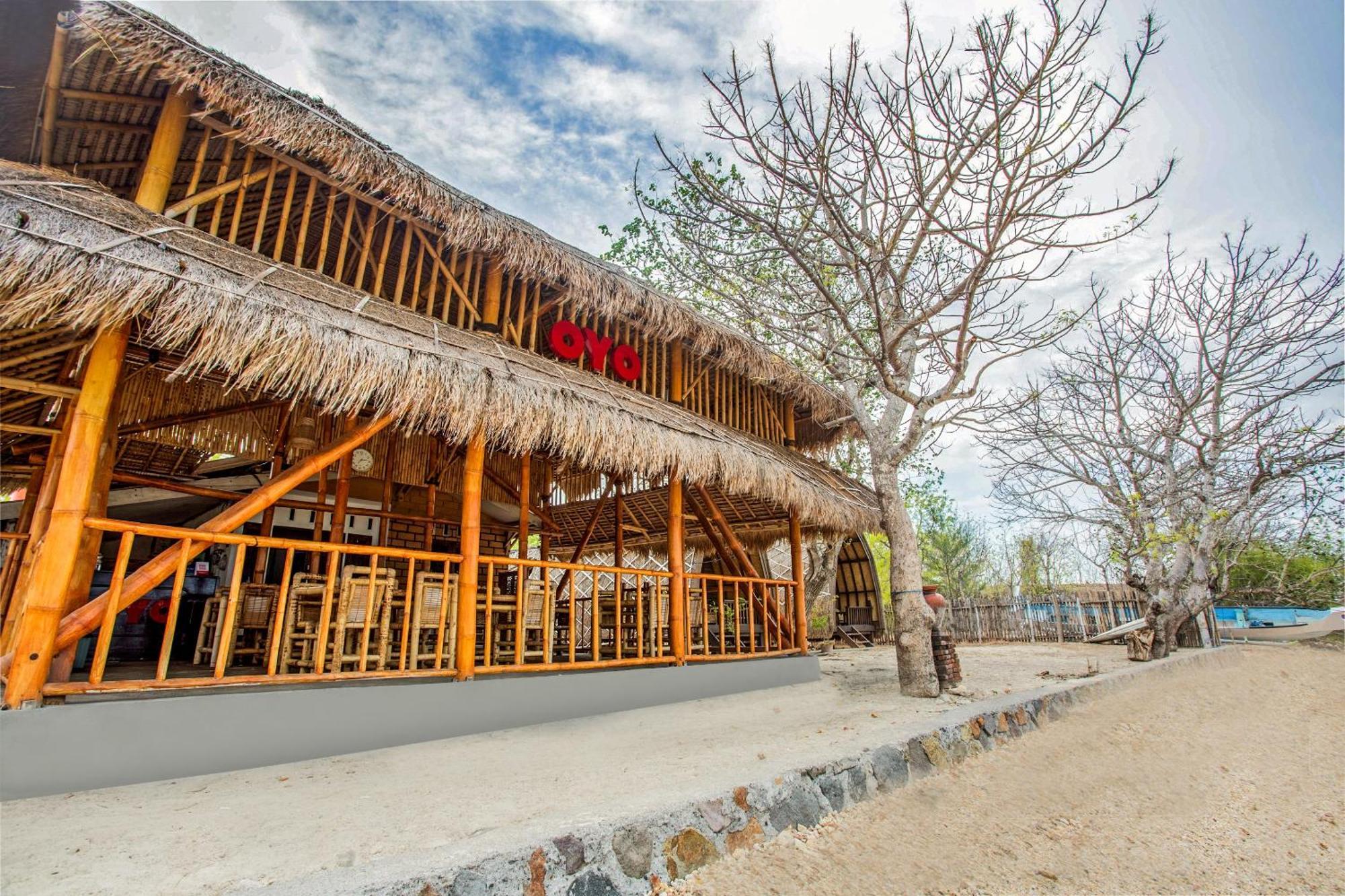 Oyo 1837 Telone Bungalow Palebah Exterior foto