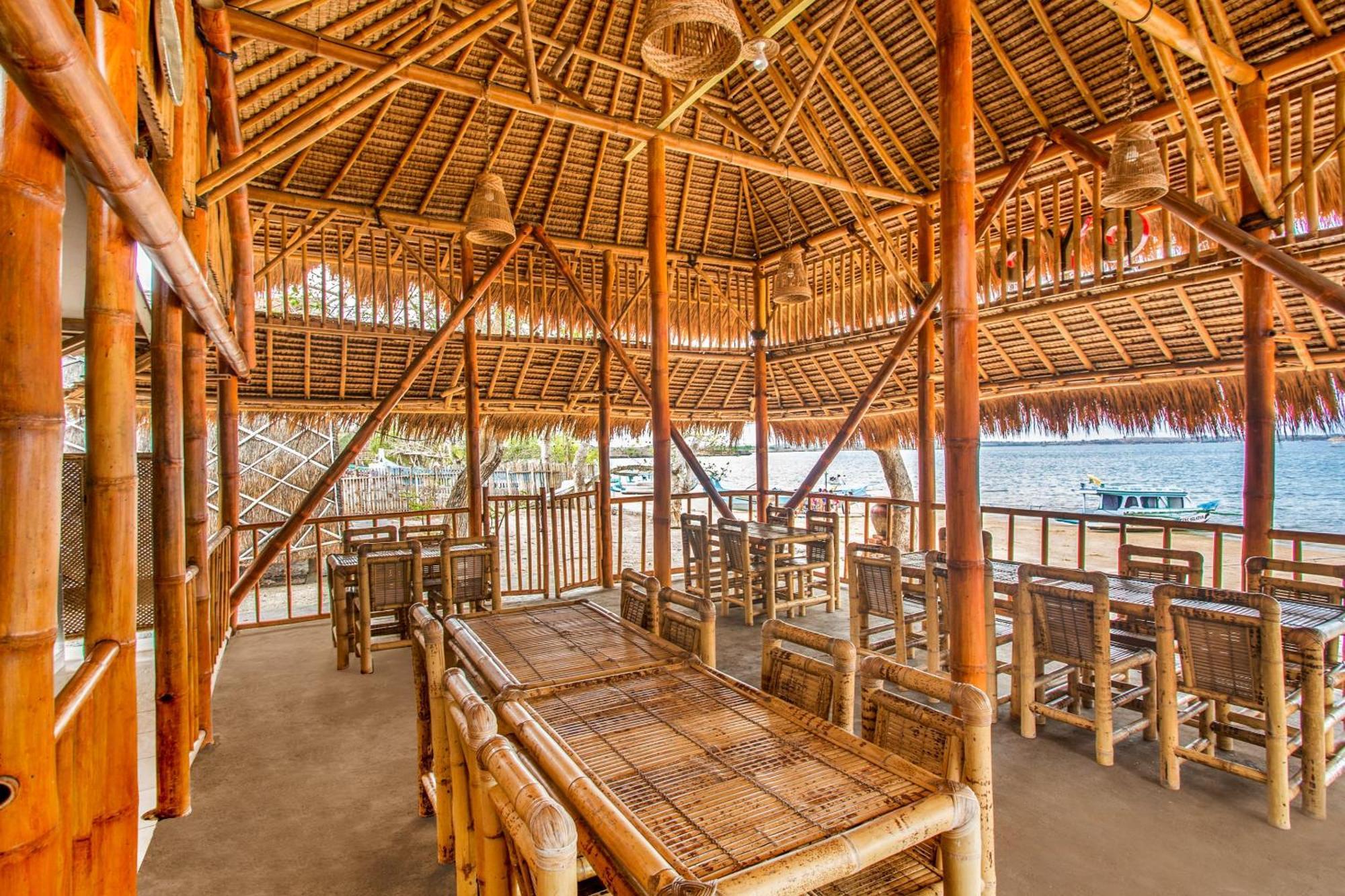 Oyo 1837 Telone Bungalow Palebah Exterior foto